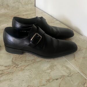 PRICED TO SELL MENS FERRAGAMO SHOES. GREAT CONDITION!
